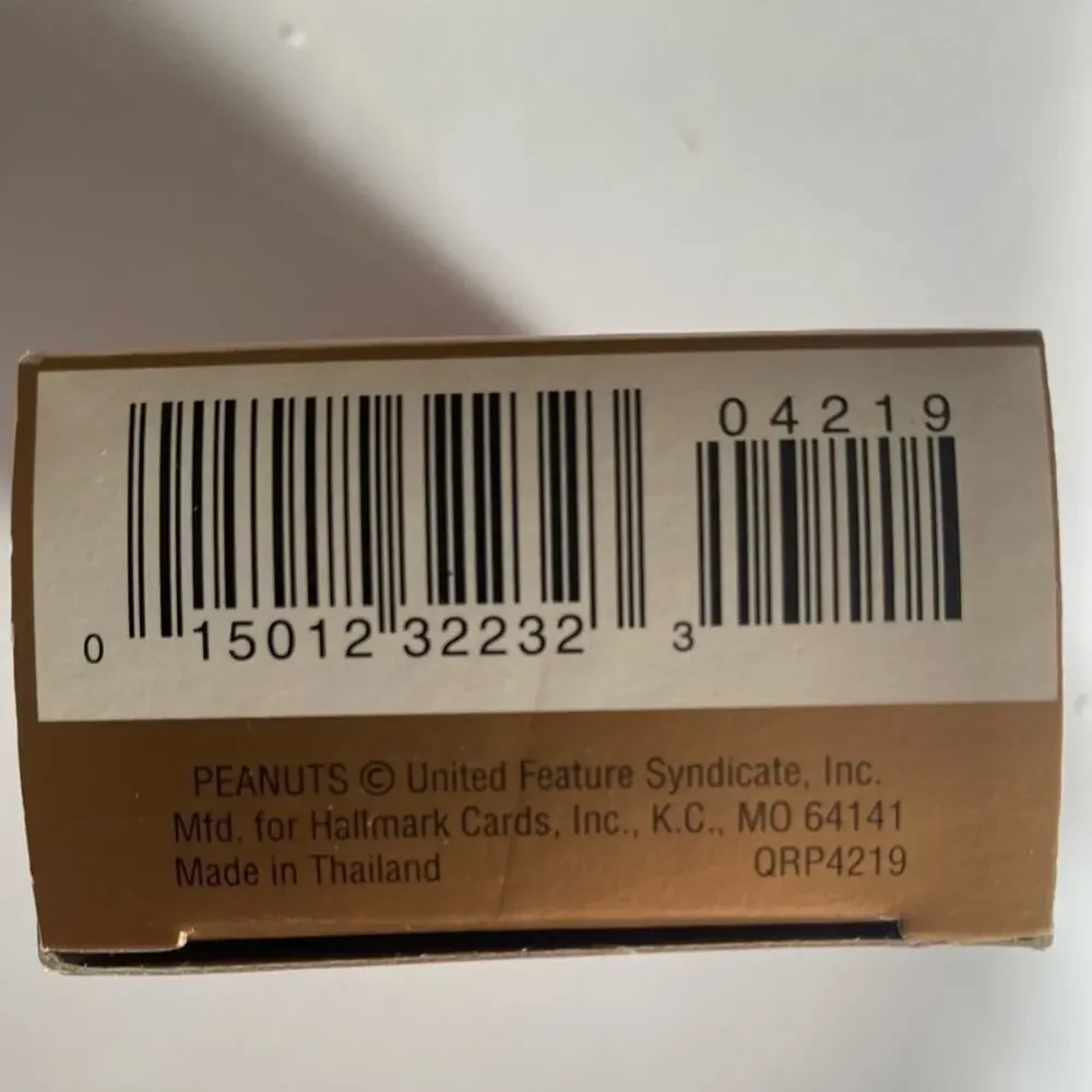 HALLMARK KEEPSAKE ORNAMENT “A CHARLIE BROWN CHRISTMAS”